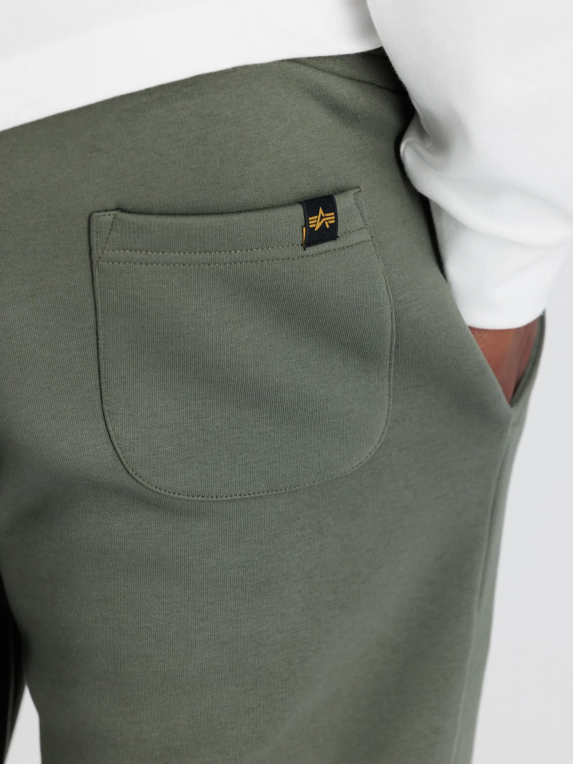 Alpha Industries Herren Jogginghose in oliv