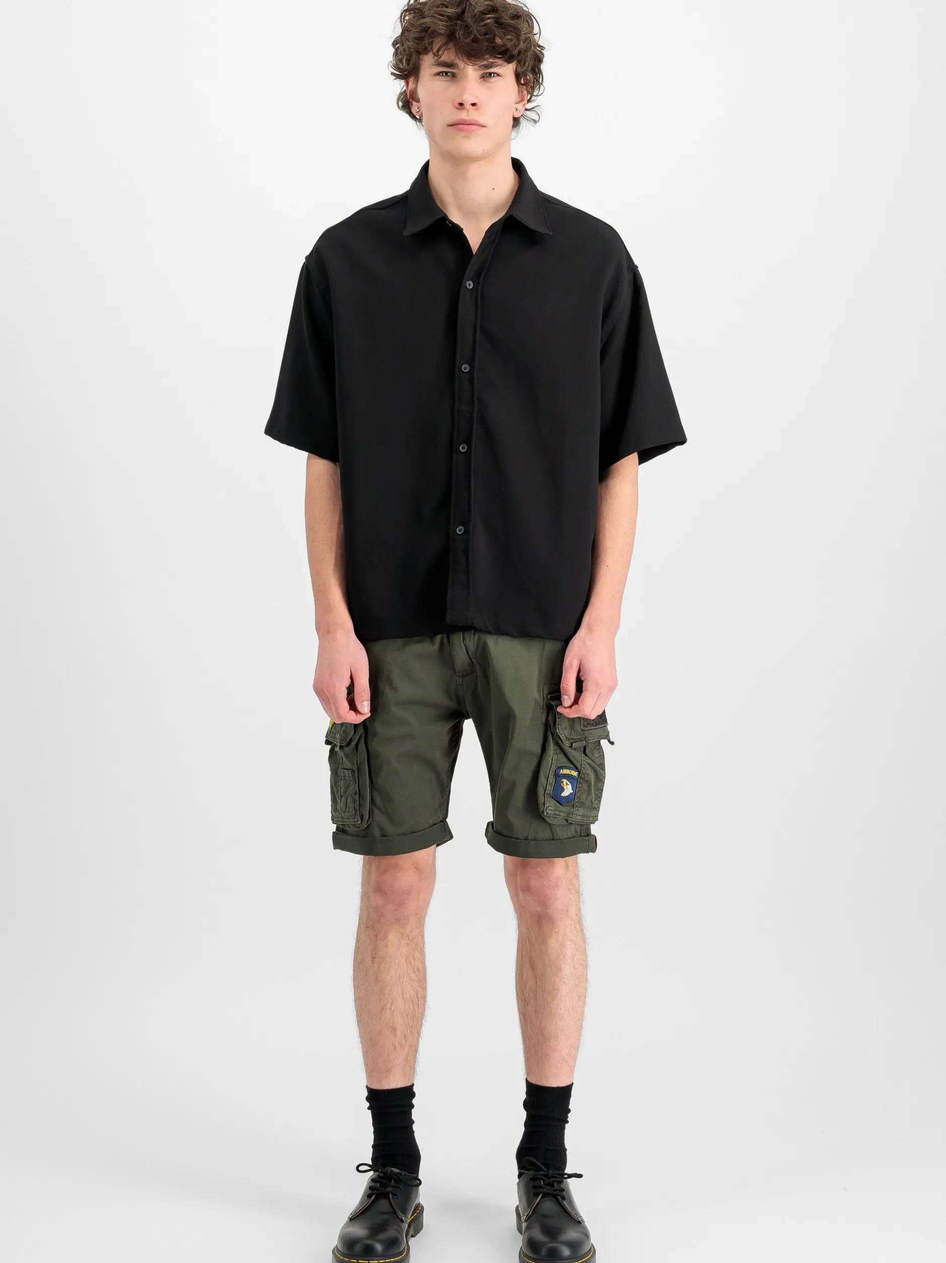 Alpha Industries Herren Shorts in oliv