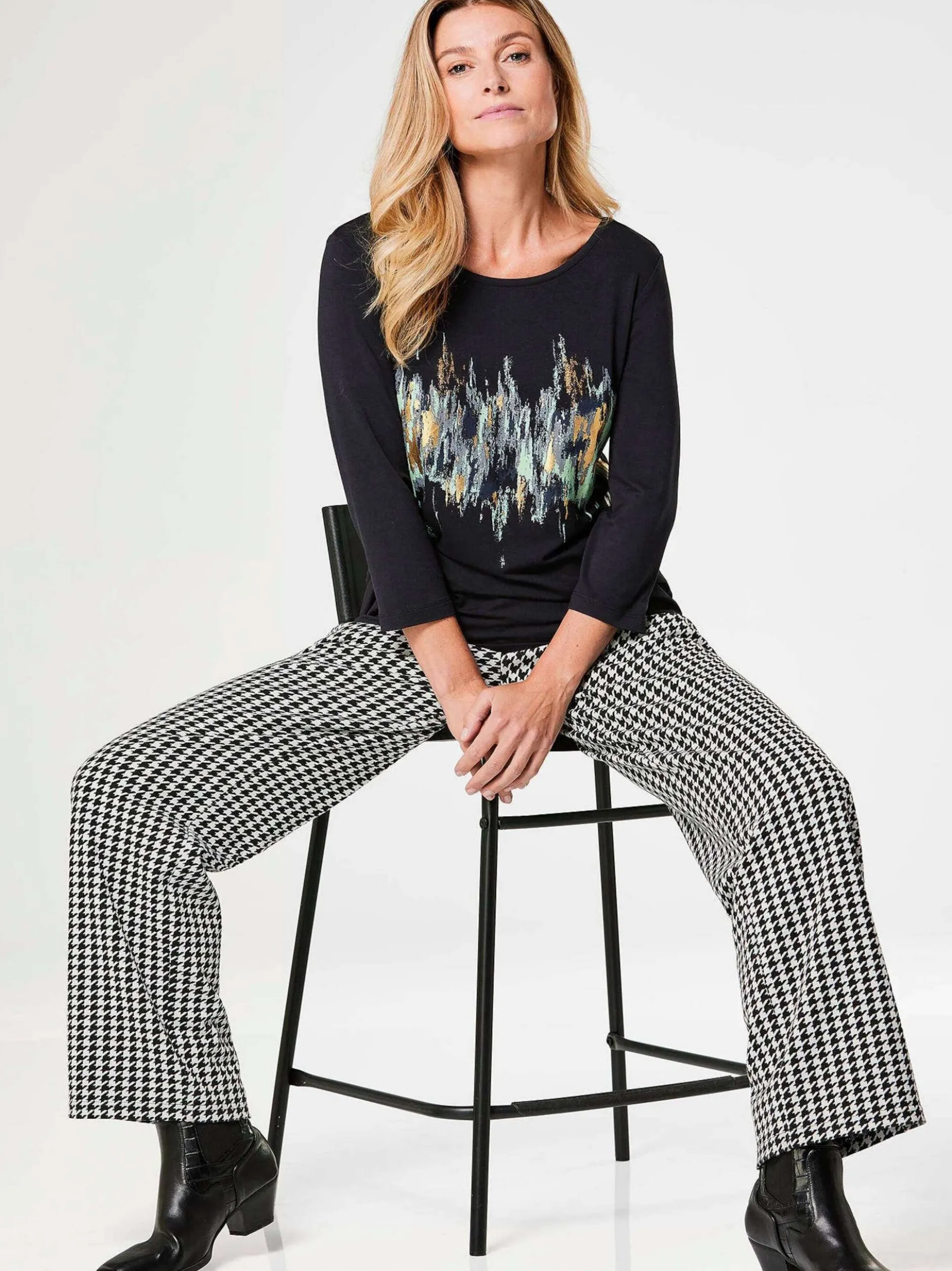 Goldner Damen Print Shirts - Kurzgröße in schwarz
