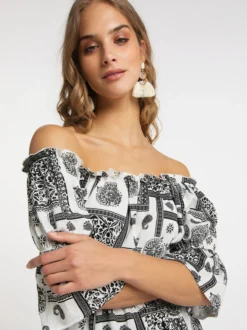 IZIA Damen Carmenbluse in schwarz - Ausschnitt: Carmen