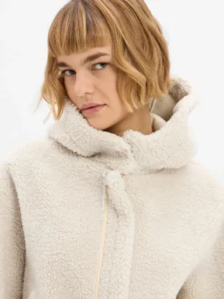 Marie Lund Damen Teddyjacke - Felicia in ecru