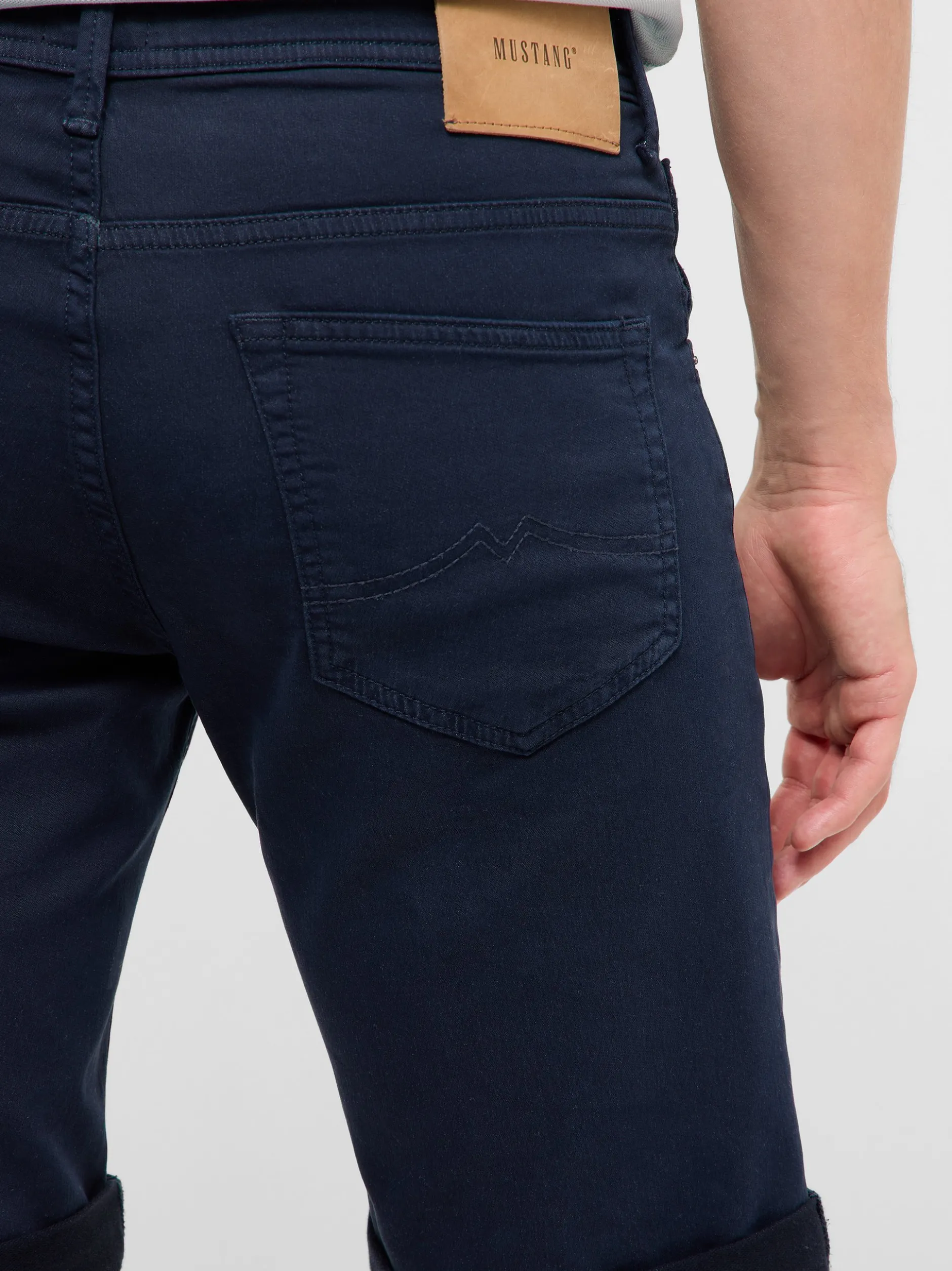 Mustang Herren Jeansshorts in schwarz