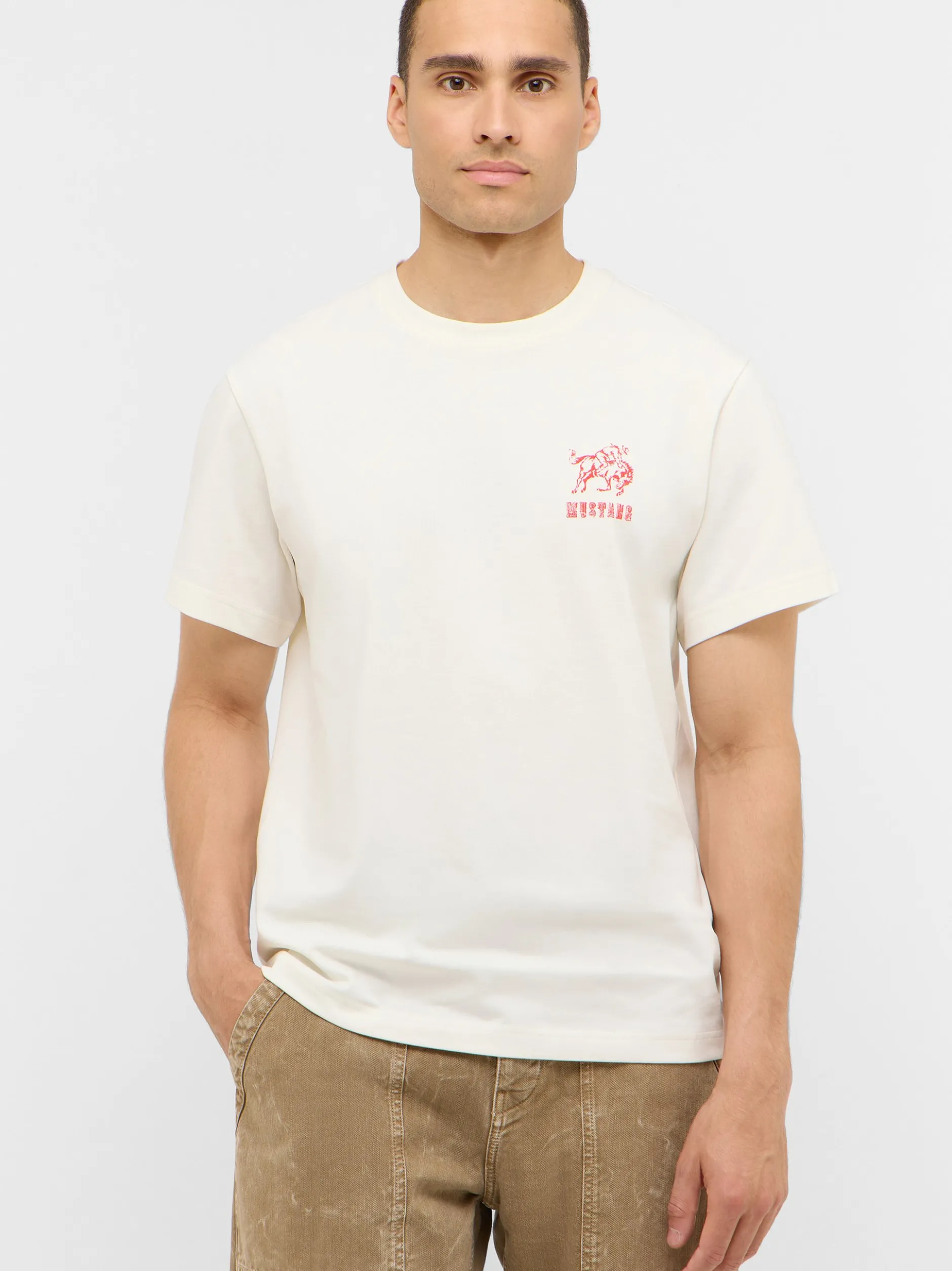 Mustang Herren T-Shirt in weiß - Ausschnitt: Rundhals