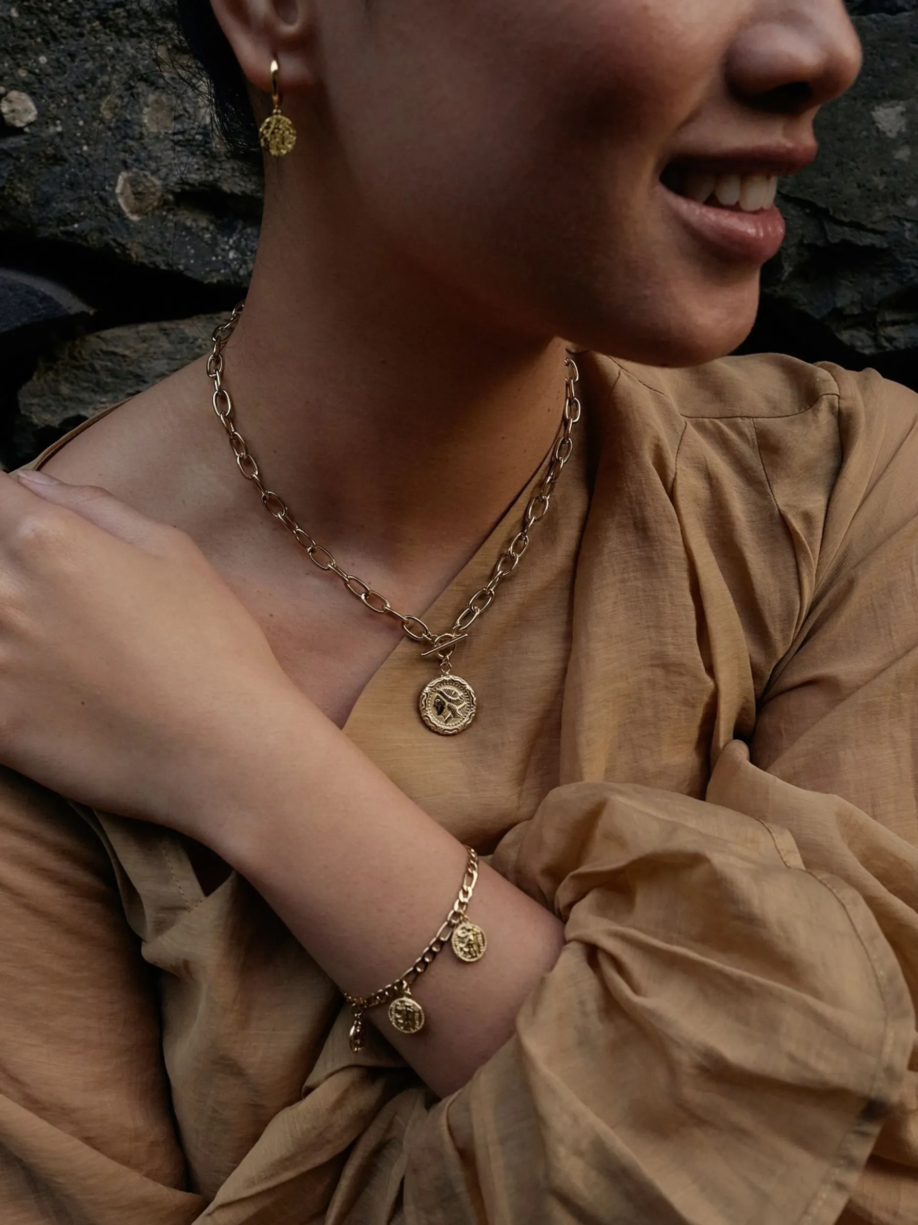 NOELANI Damen Kette mit Anhänger in gold