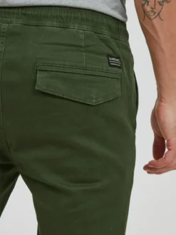 11 Project Herren Chinohose - PRGaetano in grün
