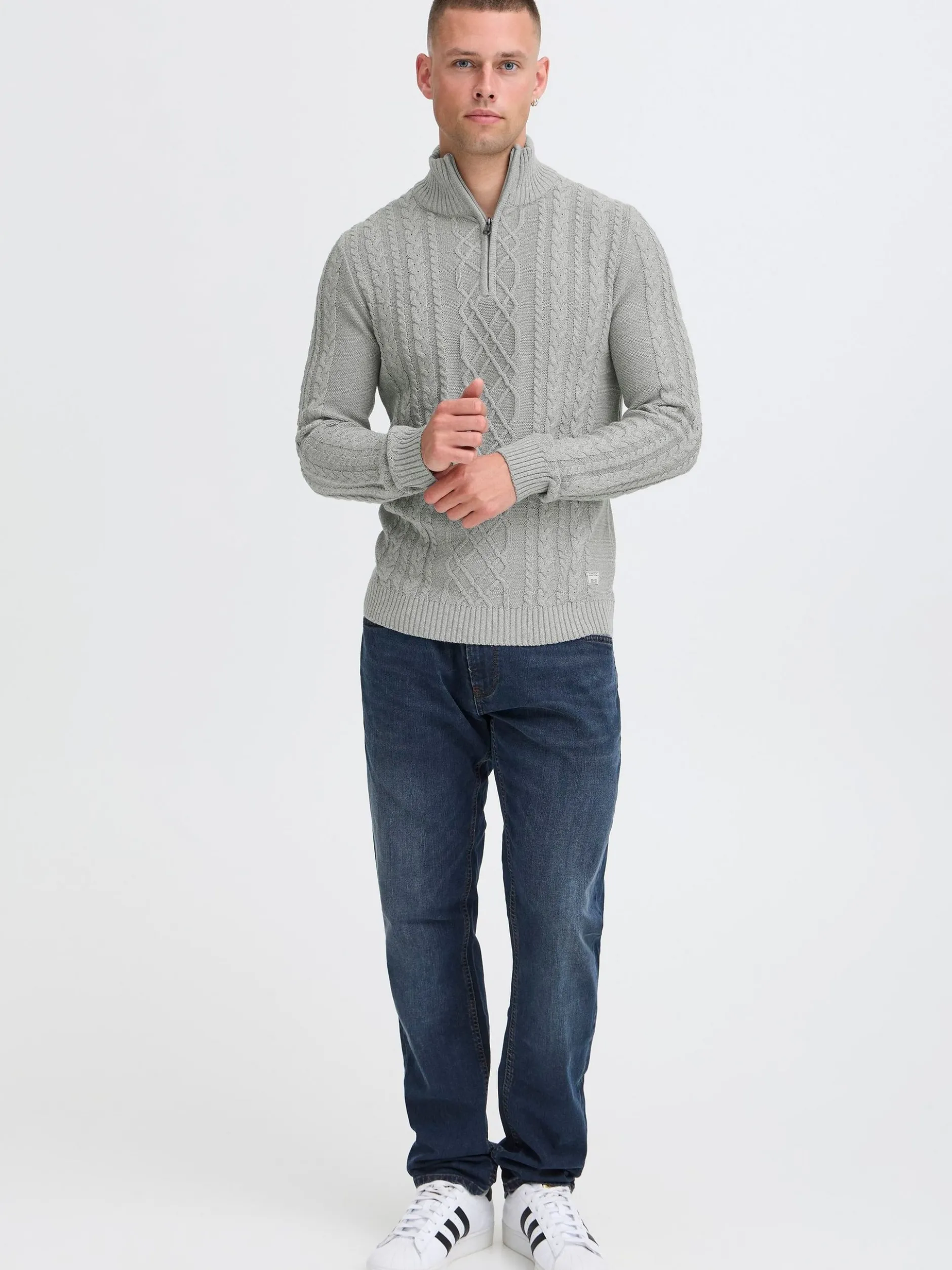 11 Project Herren Troyer - PRJamelien in grau